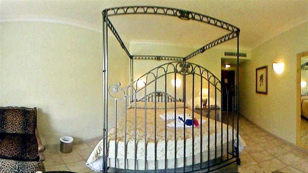קסטריס Bodyholiday מראה חיצוני תמונה